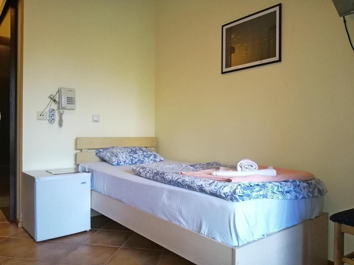 Hotel Pelikan Virpazar Ngoại thất bức ảnh
