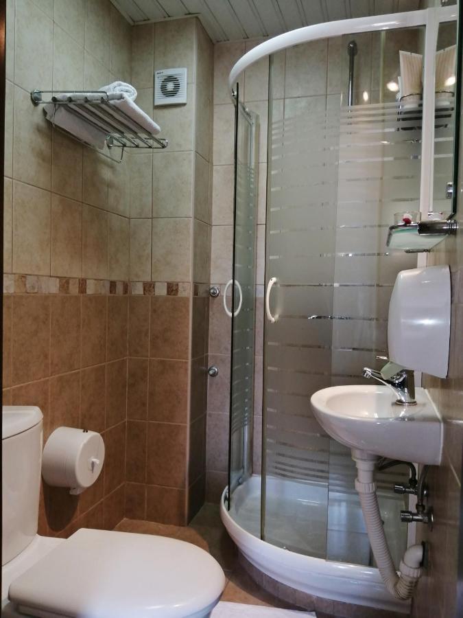 Hotel Pelikan Virpazar Ngoại thất bức ảnh