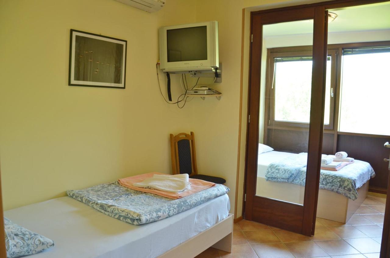 Hotel Pelikan Virpazar Ngoại thất bức ảnh