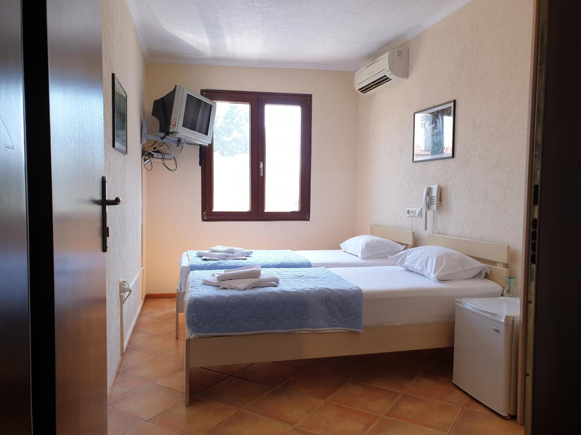 Hotel Pelikan Virpazar Ngoại thất bức ảnh