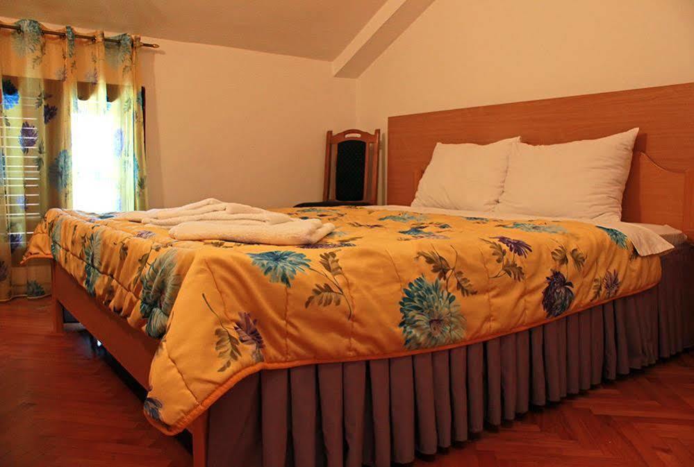 Hotel Pelikan Virpazar Ngoại thất bức ảnh